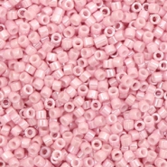 Perline Miyuki Delica 11/0 Opaque luster rosewater DB-1907