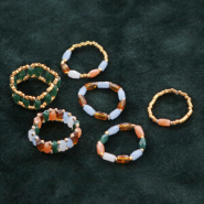 Set di ispirazione Anelli con perline cilindriche sfaccettate