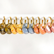 Set di ispirazione Espositori per gioielli già pronti con gli orecchini in ceramica Greca di DQ per i rivenditori