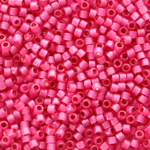 Perline Miyuki Delica 11/0 Duracoat semi frosted silverlined dyed hibiscus pink DB-2175
