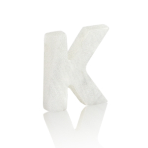 Pendenti di conchiglia prodotti speciali lettera K bianco (colore naturale)