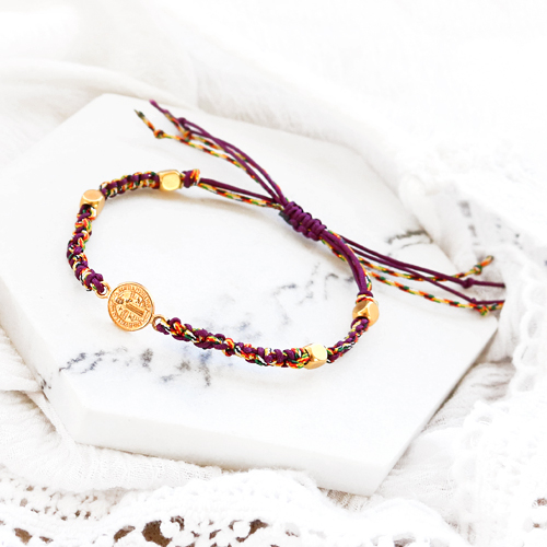 Scopri nuove tecniche per creare braccialetti macram&egrave;