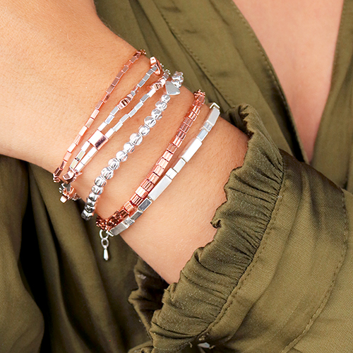 Guarda qui tutto quello che puoi realizzare con le nuove perline in hematite: