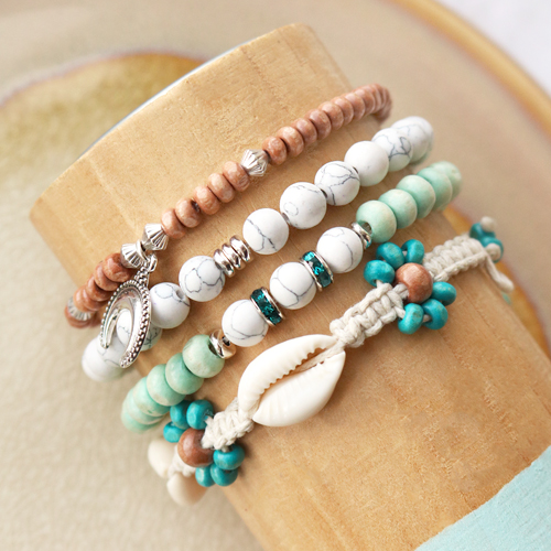 Idee creative per realizzare bracciali da uomo e da donna con le perline di legno 
