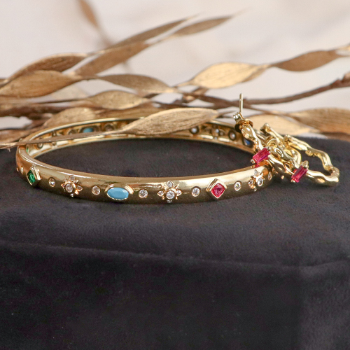 Mettiti all&rsquo;opera con i ciondoli e il bracciale in ottone