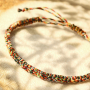 Scopri nuove tecniche per creare braccialetti macram&egrave;