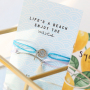 Ecco come creare braccialetti personalizzati con lettere e cordoncino di raso: