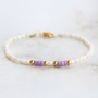 Accessori estivi da realizzare con cordoncino macram&egrave;, perle d&rsquo;acqua dolce e perline a forma di conchiglia: