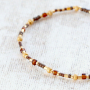 Con le perline Miyuki puoi realizzare questi braccialetti alla moda: 