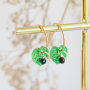Ecco come creare orecchini e bracciali con ciondoli Plexx: