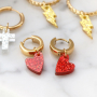 Ecco come creare orecchini e bracciali con ciondoli Plexx: