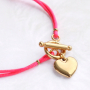Realizza braccialetti colorati con cordoncino di raso e distanziatori in acciaio inox 