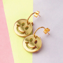 Realizza bellissime creazioni con questi ciondoli smiley di tendenza in plexx e metallo DQ.