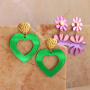 Idee per creare orecchini accattivanti con fiori e cuori Plexx