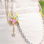 Ecco come creare allegre collane, bracciali e portachiavi o borse