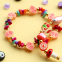 Lasciati ispirare! Realizza braccialetti di perline con un tocco allegro