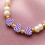 Lasciati ispirare! Realizza braccialetti di perline con un tocco allegro