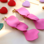 Crea una collezione statement con perline in acrilico e ciondoli 