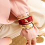 Mettiti all'opera per la tua arm party di braccialetti