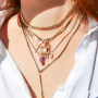 Idee scintillanti con pietre strass Hotfix e catena di strass